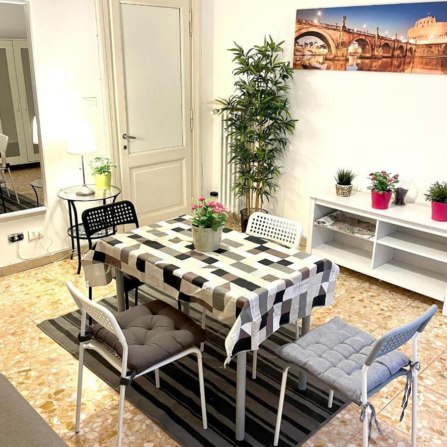 In The Center Of Rome Apartment ภายนอก รูปภาพ