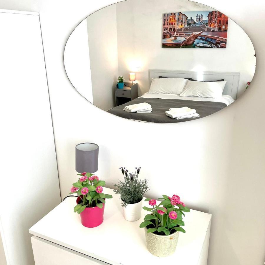 In The Center Of Rome Apartment ภายนอก รูปภาพ